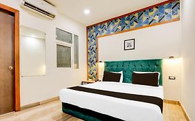 Hotel Saffron Paschim Vihar